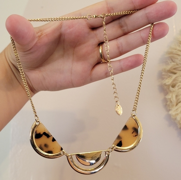 Short necklace - Picture 3 of 7